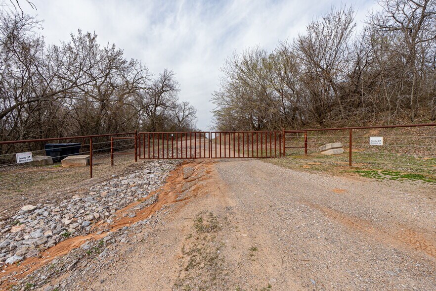 More Photos Of 12941 N Anderson Rd, Jones Land For Sale