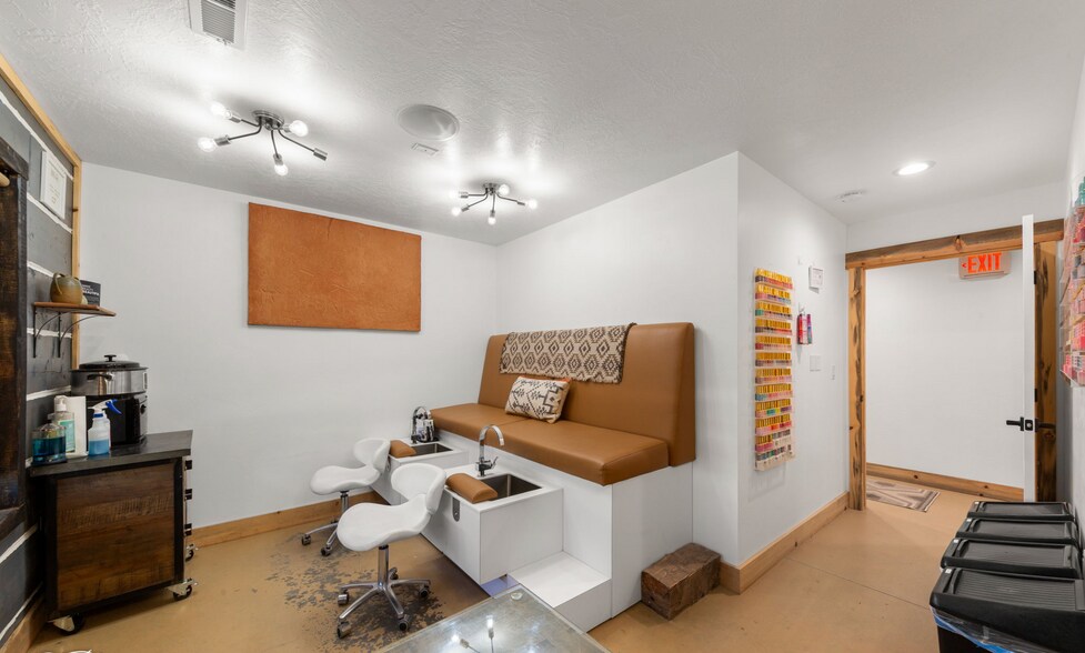 More Photos Of 4365 E Mountain View Dr, Kanab Specialty For Lease