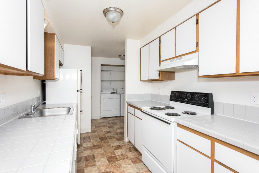 More Photos Of 2628 NE Red Sunset Dr, Gresham Apartments For Sale