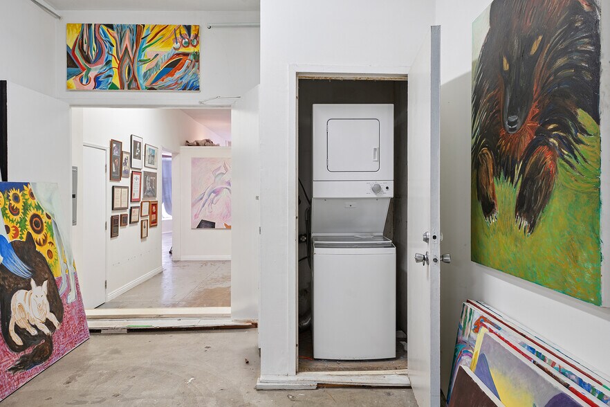 More Photos Of 2847 S Robertson Blvd, Los Angeles General Retail For Sale