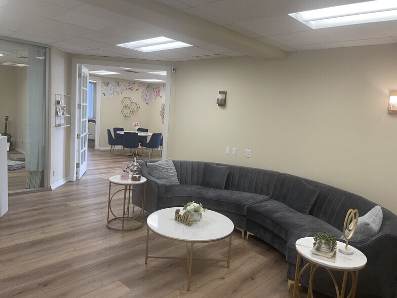 More Photos Of 1101 Dove St, Newport Beach Office For Lease