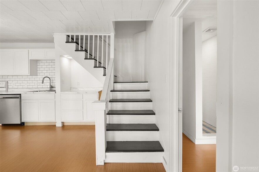 More Photos Of 4705 Pacific Way, Seaview Freestanding For Sale