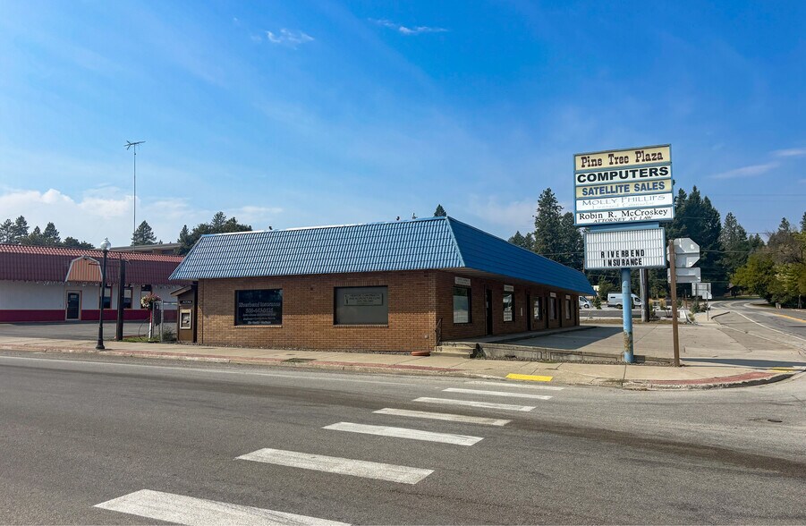 More Photos Of 405 W Walnut St, Newport Storefront Retail Office For Sale