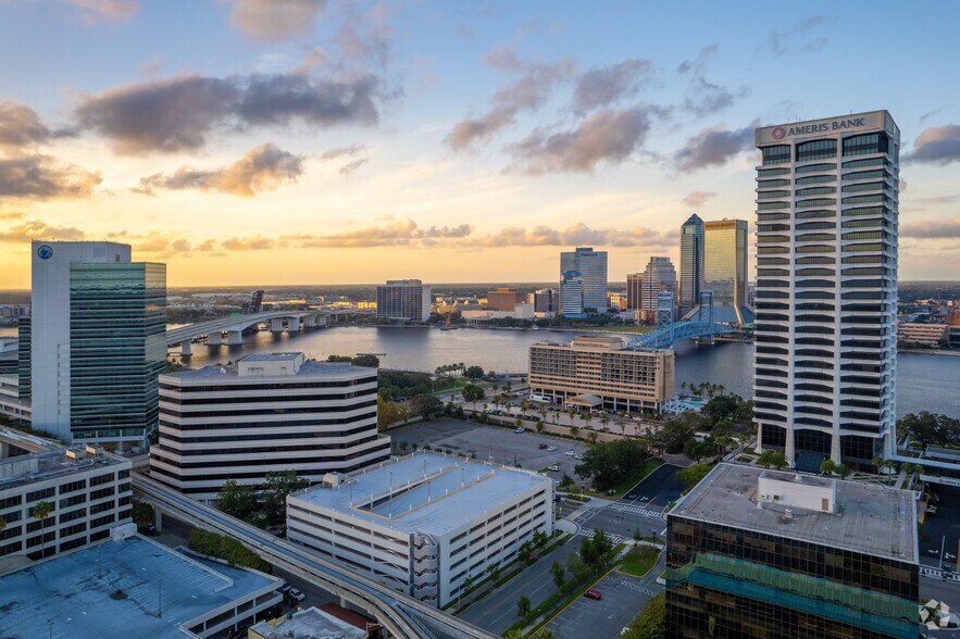 More Photos Of 1200 Riverplace Blvd, Jacksonville Office For Lease