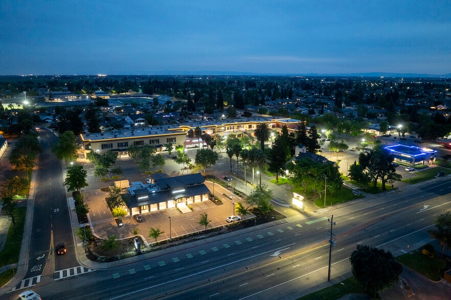 More Photos Of 1110 W Kettleman Ln, Lodi Unknown For Lease