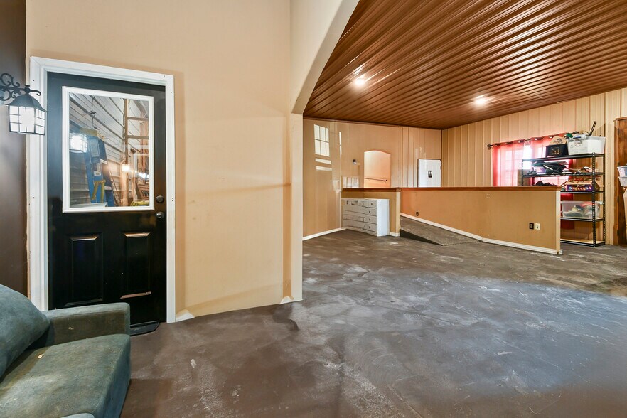 More Photos Of 109 Myrtle, Pierce City Storefront Retail Residential For Sale