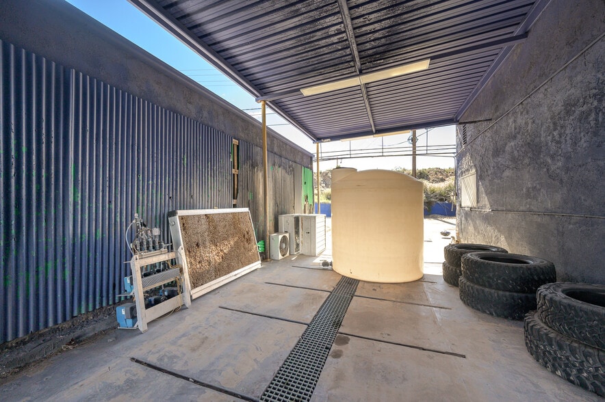 More Photos Of 1770 Highway 95, Bullhead City Specialty For Sale