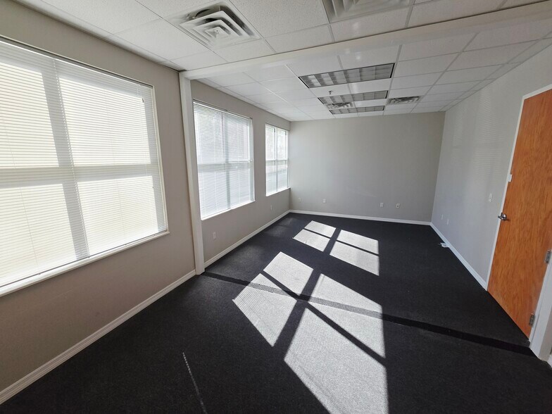 More Photos Of 1277 N Semoran Blvd, Orlando Office For Lease