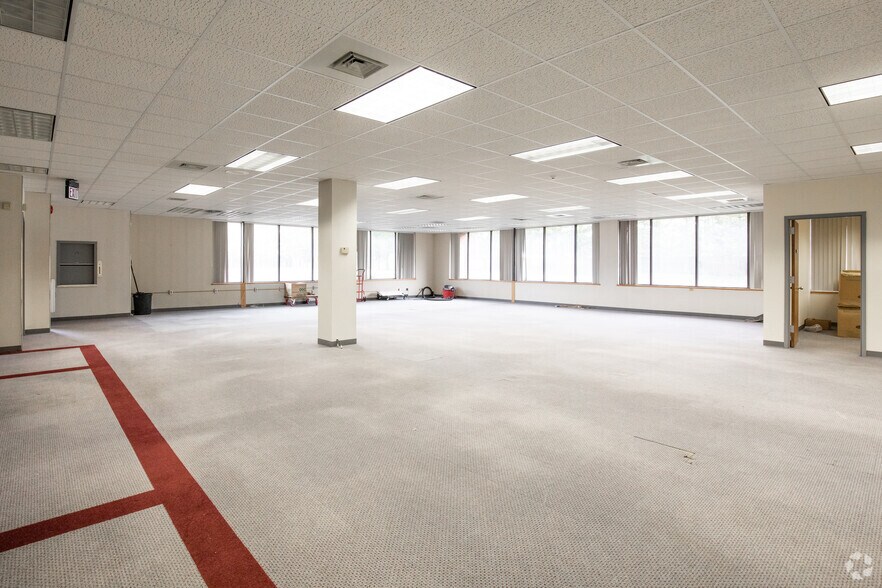 More Photos Of 1400 Youngs Ave, Southold Medical For Lease