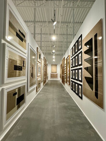 More Photos Of 315 S Elm St, High Point Showroom For Sale