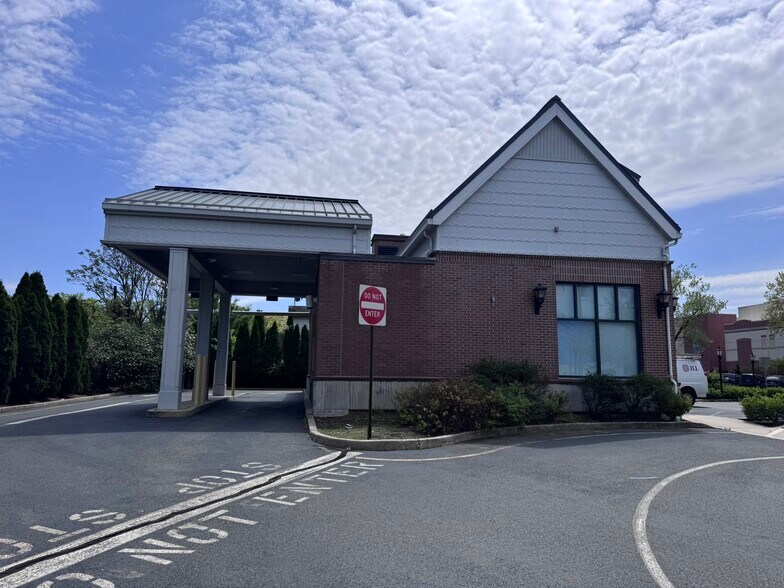 More Photos Of 553 Broadway, Westwood Bank For Lease