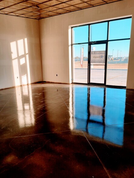 More Photos Of 12887 Commerce Street, Elgin Medical For Lease