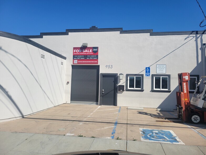 More Photos Of 953 Washington St, San Carlos Warehouse For Lease
