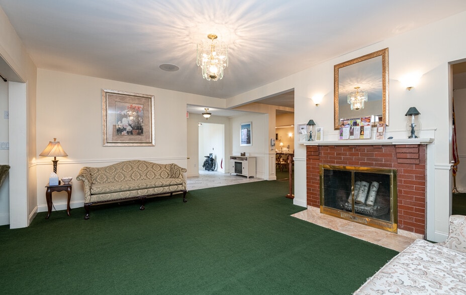 More Photos Of 11 Linden St, Reading Funeral Home For Sale