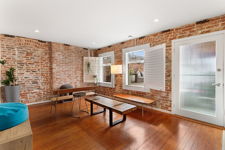 More Photos Of 1322 Innes Pl, Venice Office Residential For Sale