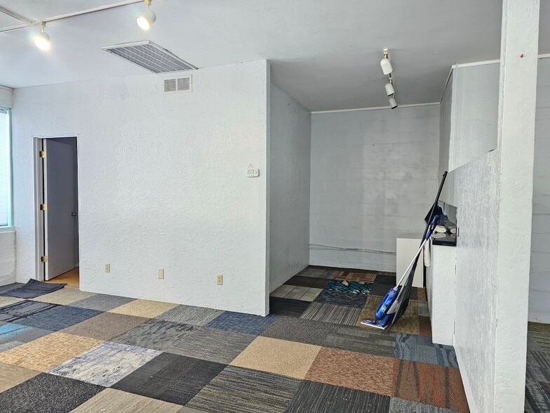 More Photos Of 21298 Calistoga rd, Middletown Storefront Retail Residential For Sale