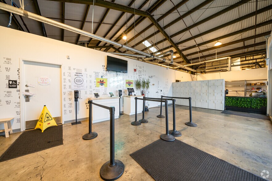 More Photos Of 90-92 Charter Oak Ave, San Francisco Warehouse For Lease