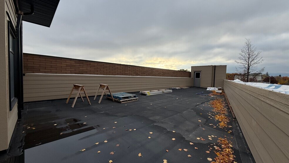 More Photos Of 1659 Water St, Kelowna General Retail For Sale