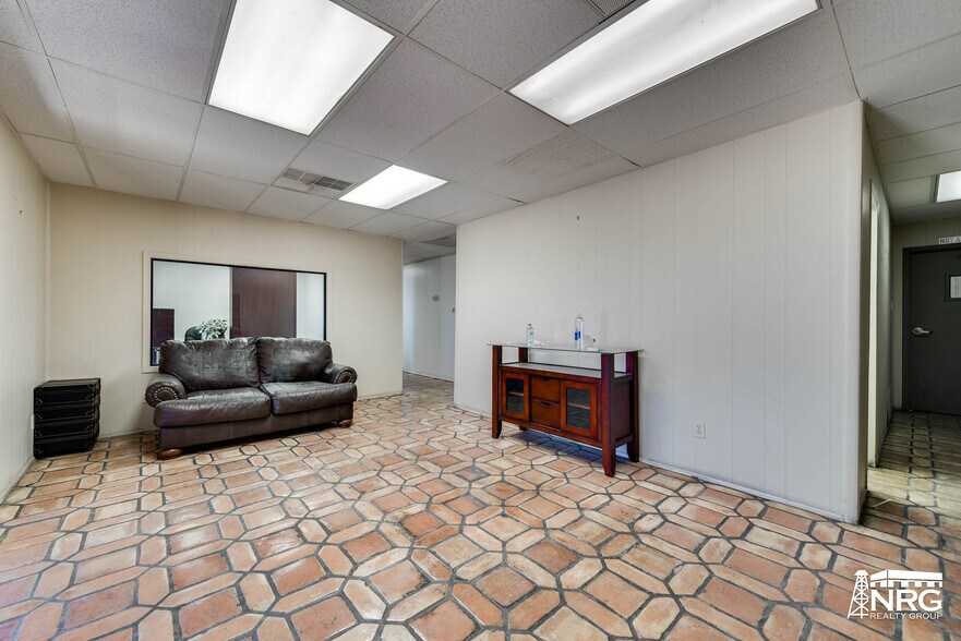 More Photos Of 2818 W 42nd St, Odessa Warehouse For Lease