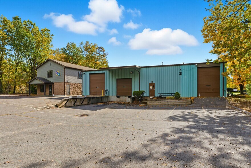 More Photos Of 24 Elise St, Westfield Flex For Lease