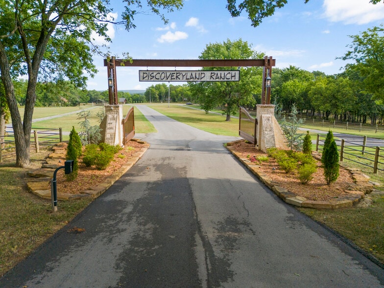 More Photos Of 19501 W 41st St, Sand Springs Specialty For Sale