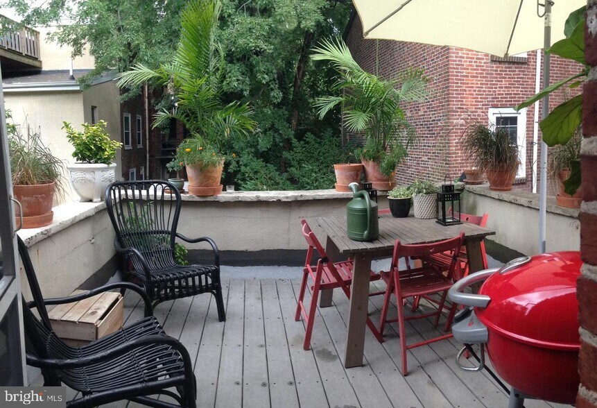 More Photos Of 747 S 2nd St, Philadelphia Apartments For Sale