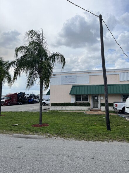Primary Photo Of 7296 NW 44th St, Miami Warehouse For Lease
