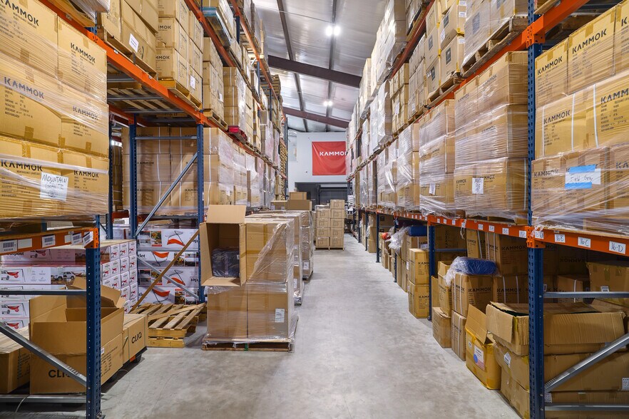 More Photos Of 15210 Fitzhugh Rd, Austin Warehouse For Sale