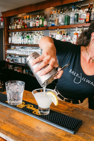 More Photos Of 147 Howerton Ave, Ilwaco Hotel For Sale