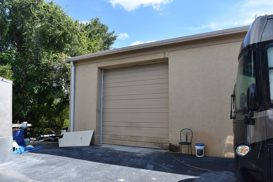 More Photos Of 11715 87th St N, Largo Warehouse For Sale
