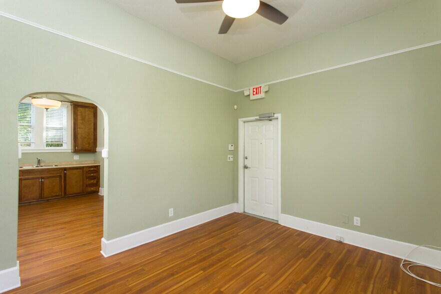 More Photos Of 921 N Palafox St, Pensacola Office For Sale