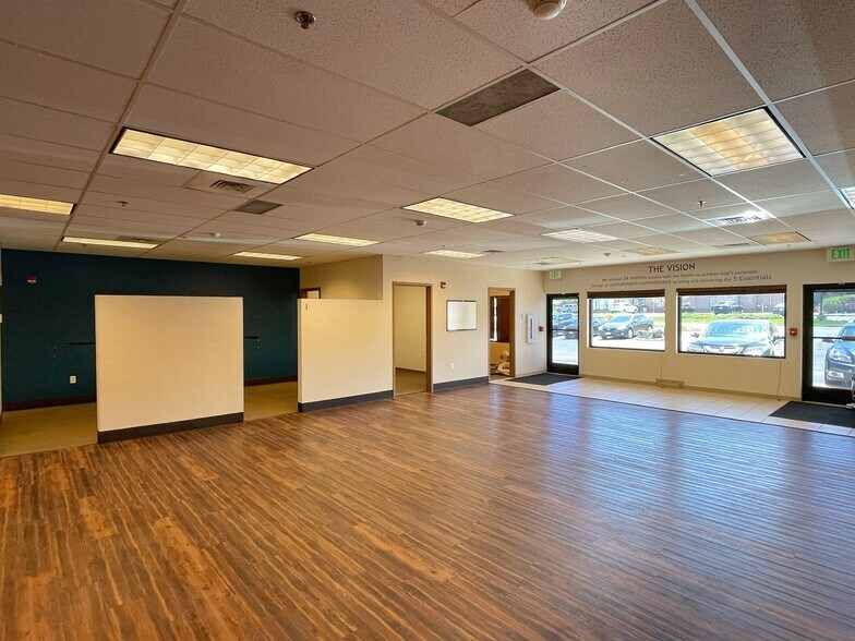 More Photos Of 5657 S Himalaya St, Aurora Medical For Lease
