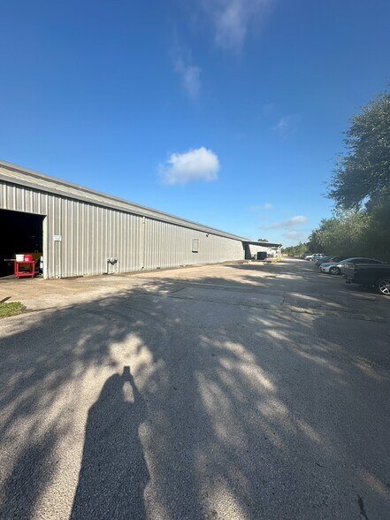 More Photos Of 13026 Rosecrest Dr, Houston Warehouse For Sale