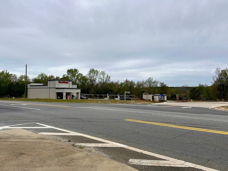 More Photos Of 365 GA Highway 26 E, Cochran Carwash For Sale