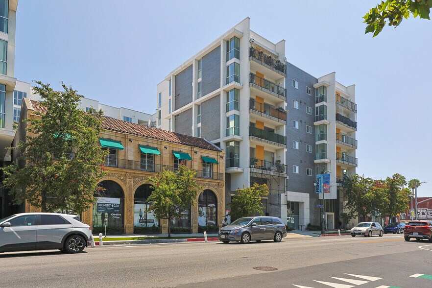 More Photos Of 5550 Hollywood Blvd, Los Angeles Apartments For Lease