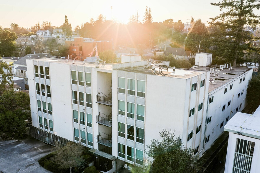 Primary Photo Of 3525 Dimond Ave, Oakland Apartments For Sale