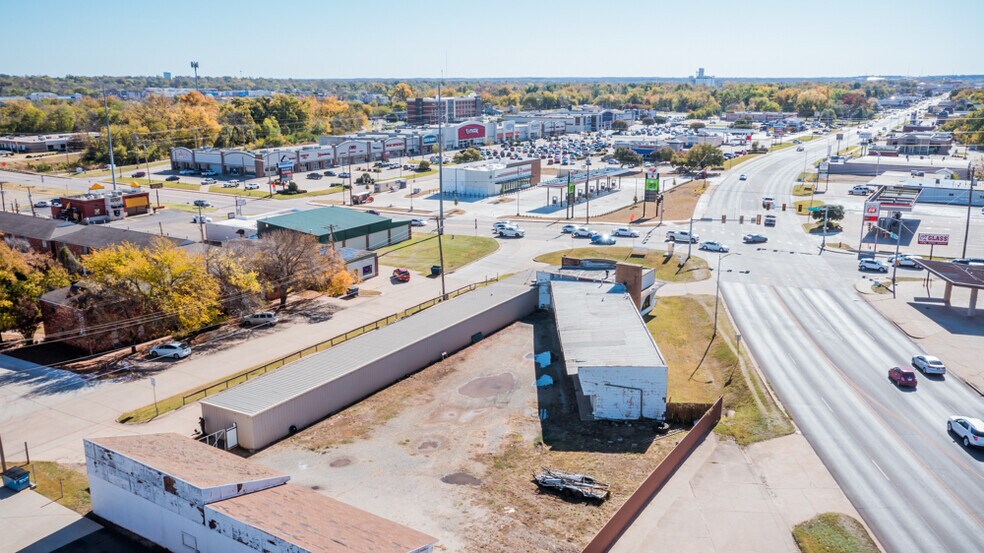 More Photos Of 800 N Main St, Stillwater Office For Sale