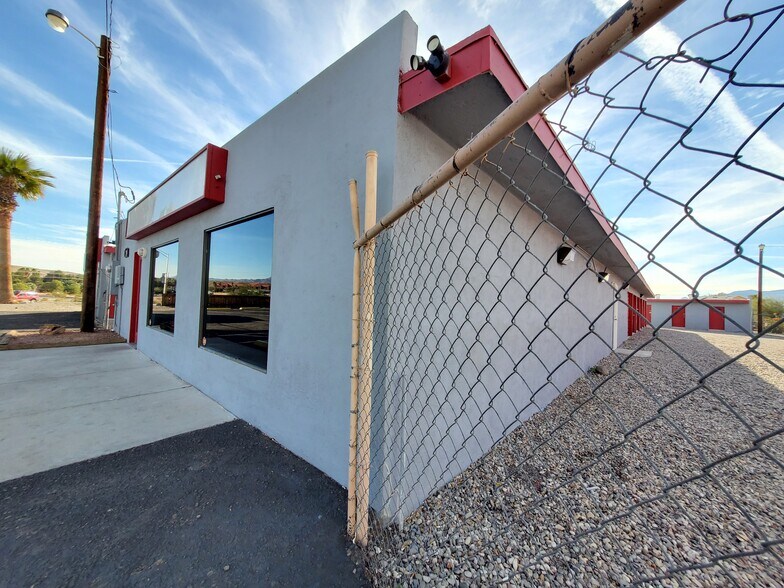 More Photos Of 2715 Highway 95, Bullhead City Self Storage For Lease