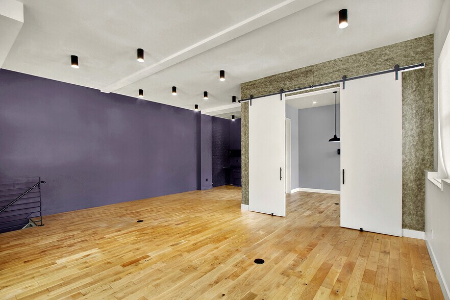 More Photos Of 20 E 5th St, Covington Storefront Retail Residential For Lease