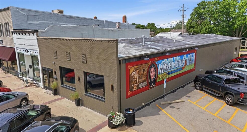 More Photos Of 122 N Main St, Washington General Retail For Lease