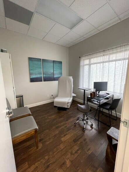 More Photos Of 550 Plaza Dr, Folsom Office For Sale