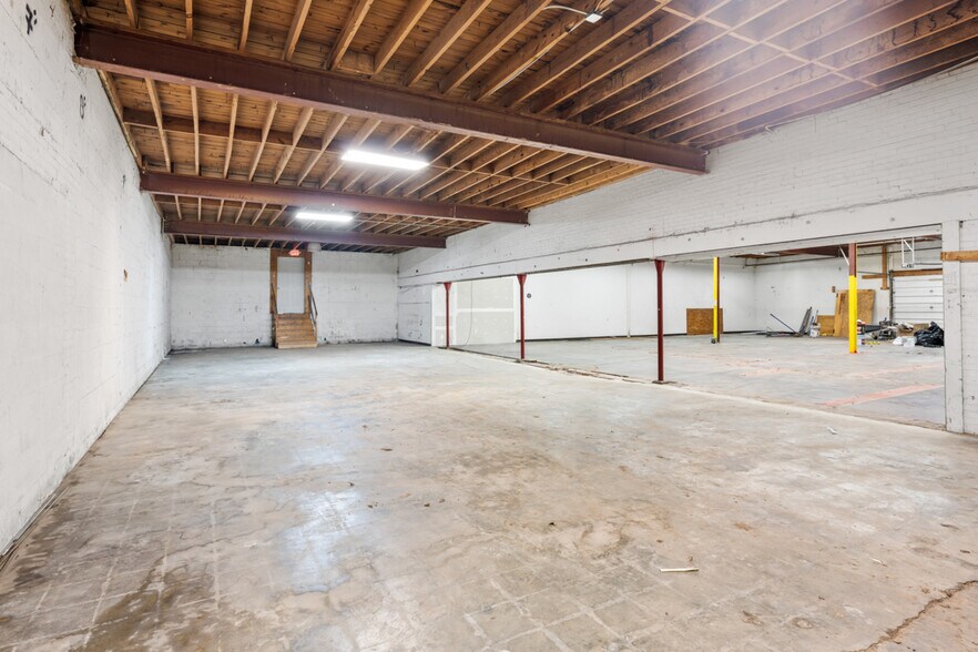 More Photos Of 815 Woodland Ave, Sanford Industrial For Sale