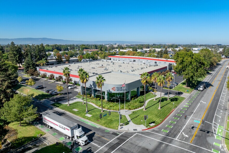 More Photos Of 521 Charcot Ave, San Jose Showroom For Sale