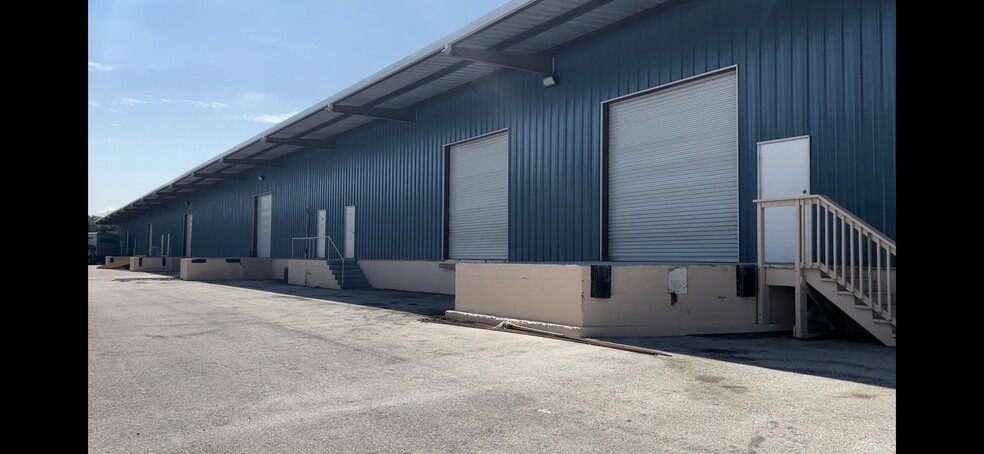 Primary Photo Of 1025 Miller Dr, Altamonte Springs Warehouse For Lease