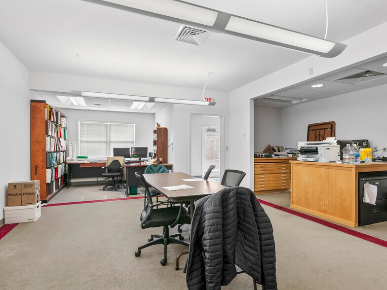 More Photos Of 1070 Tunnel Rd, Asheville Office For Sale
