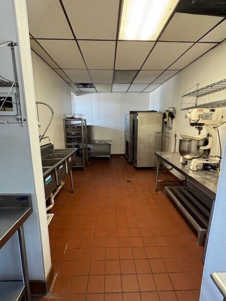 More Photos Of 2000 W Southlake Blvd, Southlake Restaurant For Lease