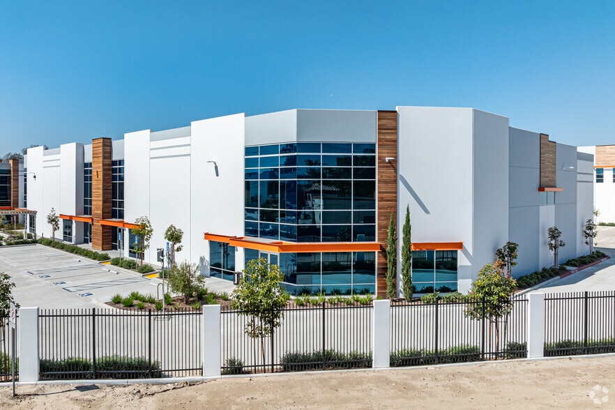 More Photos Of County Rd & East End Ave, Chino Unknown For Lease