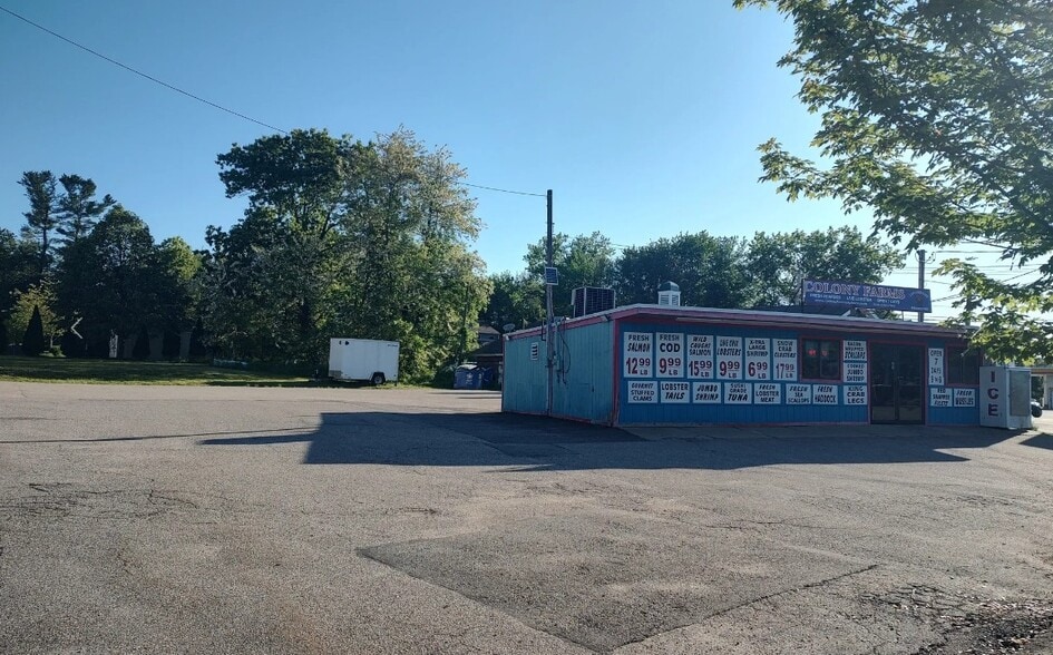 More Photos Of 718 Southbridge St, Auburn Convenience Store For Sale
