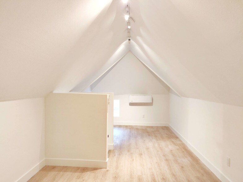 More Photos Of 537 N Orange Dr, Los Angeles Apartments For Sale