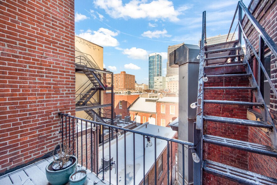 More Photos Of 2015 Walnut St, Philadelphia Apartments For Sale